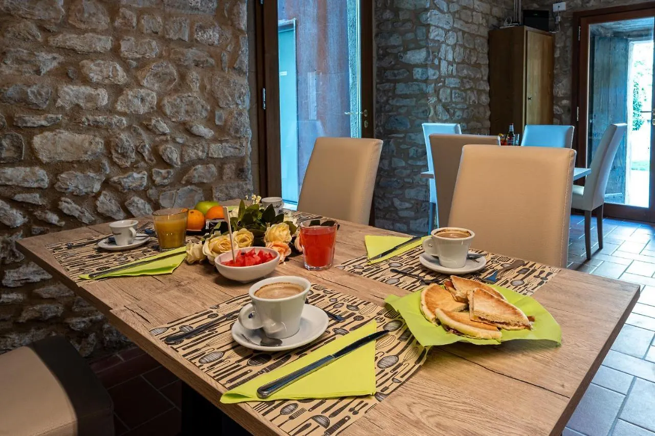 Guest house Borgo Dei Sassi Di Roccamalatina - Room And Breakfast Rocca Malatina Italy